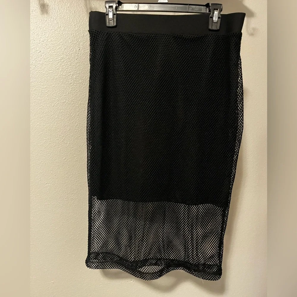 Rue21 women’s midi black mesh skirt. XL size. Excellent condition